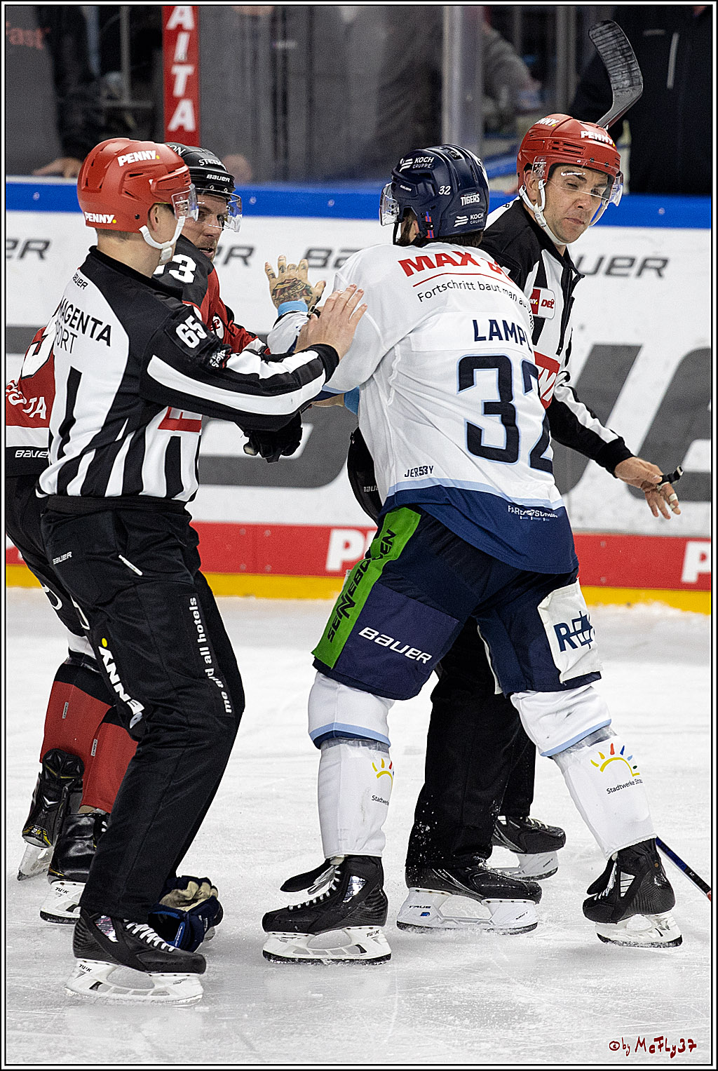 PENNY DEL;  Koelner Haie - Straubing Tigers; Koeln, 15.10.2021
